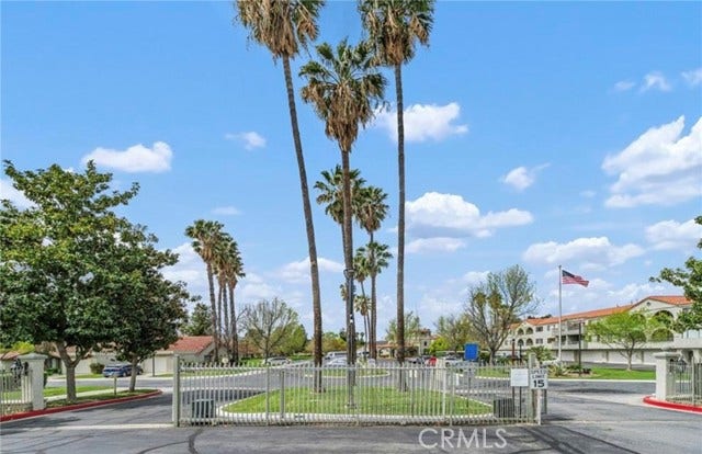 1060 Clubhouse, Hemet, CA 92545 1060 Clubhouse, Hemet, CA 92545