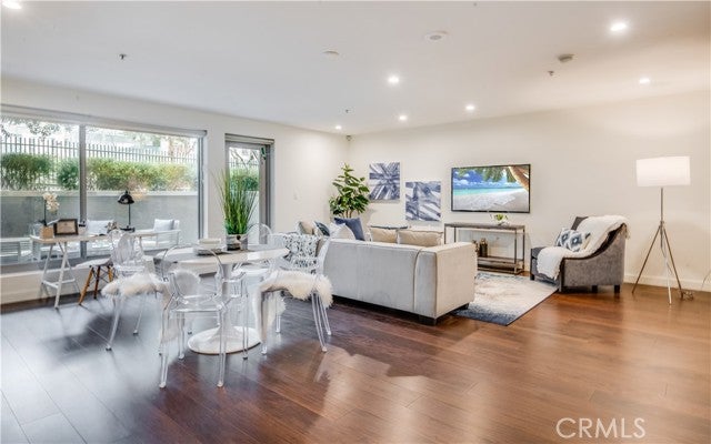 Property photo for 901 S Flower Street, #403, Los Angeles, CA