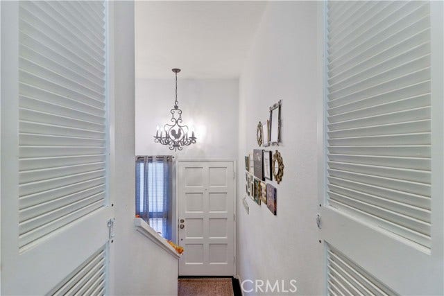 1048 Cabrillo Park DR, #A, Santa Ana, CA 92701