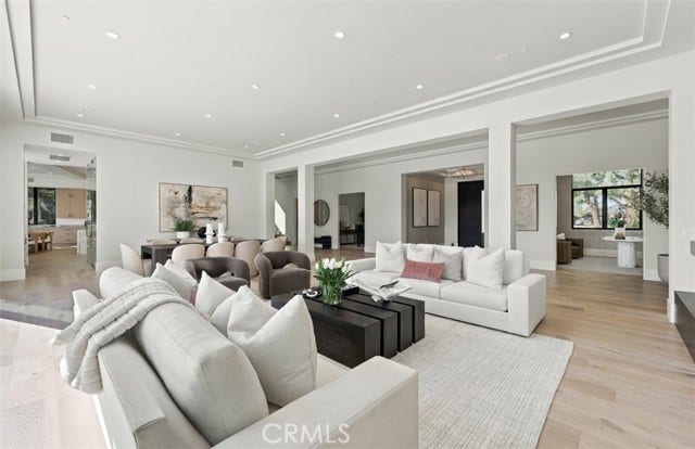76 Hillcrest LN, Newport Beach, CA 92660