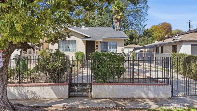 Property photo for 2821 N Hollister AVE, Los Angeles, CA