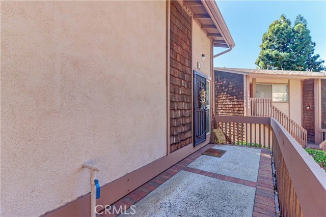 1048 Cabrillo Park DR, #A, Santa Ana, CA 92701