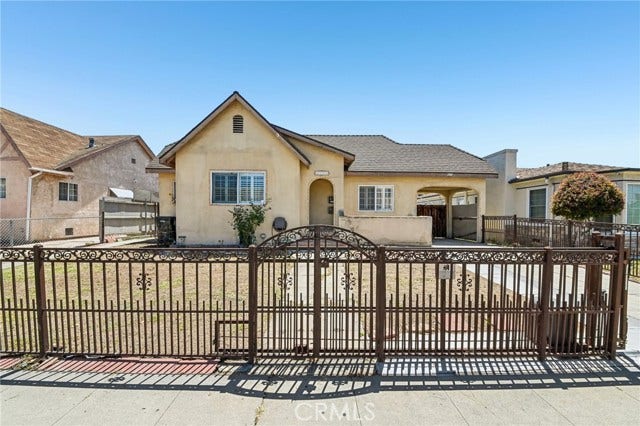 Property photo for 5354 Louis PL, Los Angeles, CA