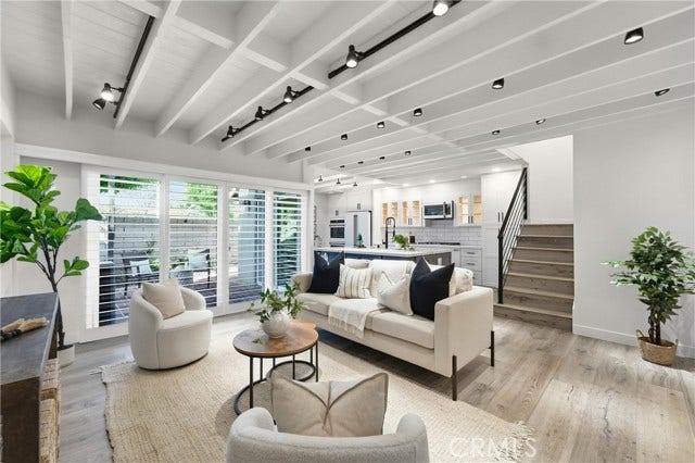 17515 Via Lindo, Tustin, CA 92780 17515 Via Lindo, Tustin, CA 92780