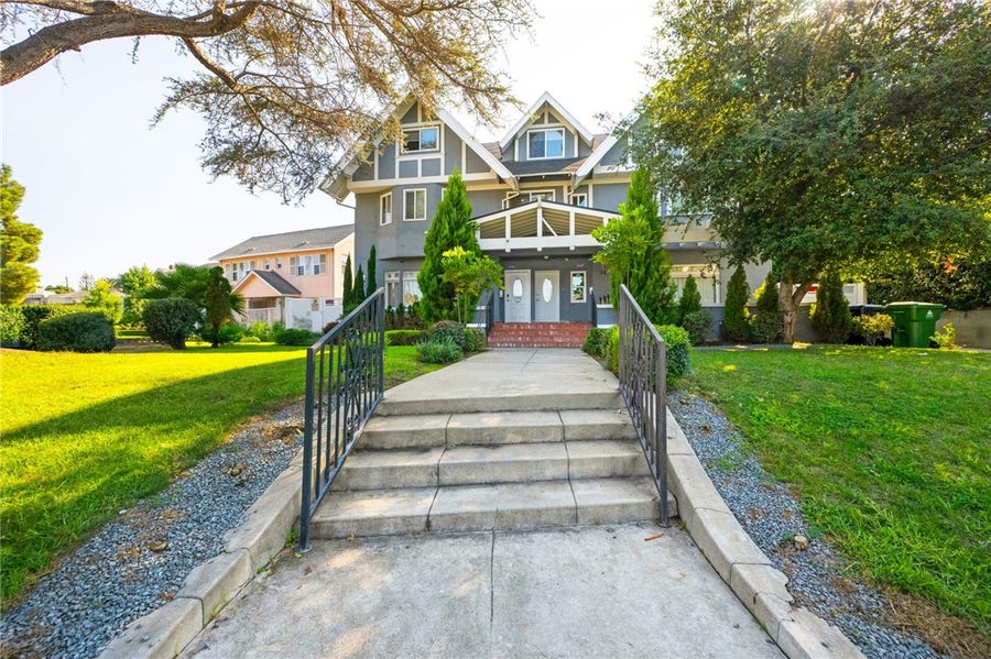 Property photo for 4440 Victoria Park, Los Angeles, CA