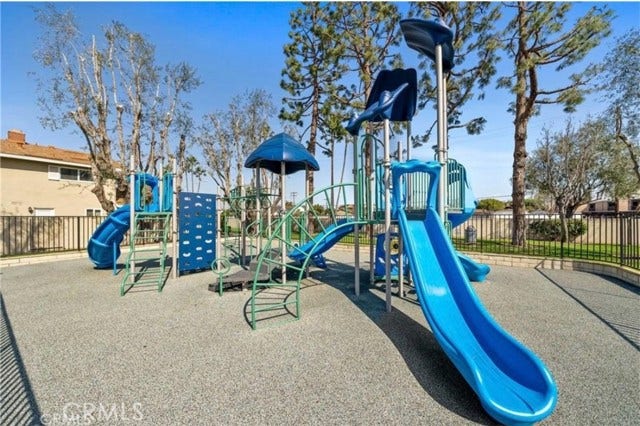 9867 Continental, Huntington Beach, CA 92646