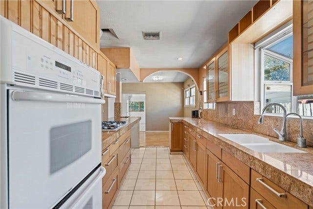 10561 Marklein, Mission Hills, CA 91345