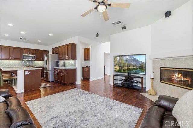 28473 Connick PL, Saugus, CA 91350