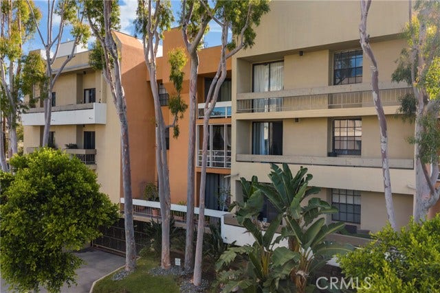 Property photo for 740 N Kings RD, #208, Los Angeles, CA