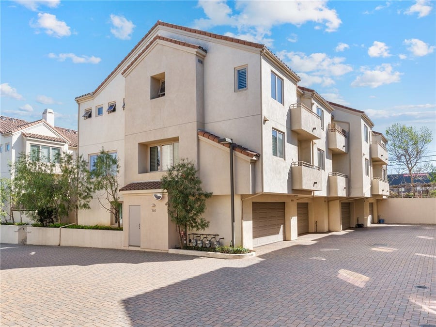 Property photo for 305 Kansas ST, #D, El Segundo, CA