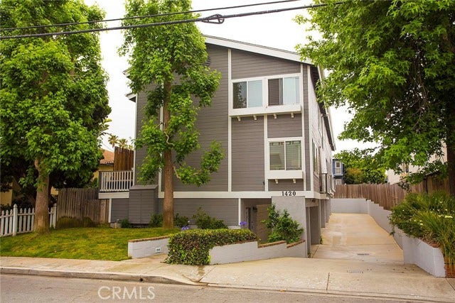Property photo for 1420 12th ST, #3, Manhattan Beach, CA