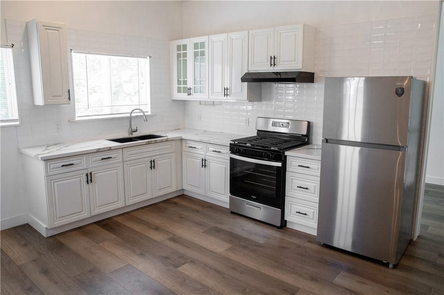 Property photo for 5908 Atlantic AVE, #APT C, Long Beach, CA