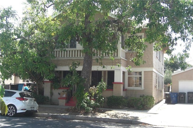 Property photo for 3846 S Gramercy PL, Los Angeles, CA