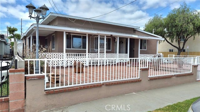 Property photo for 3661 Seabright AVE, Long Beach, CA