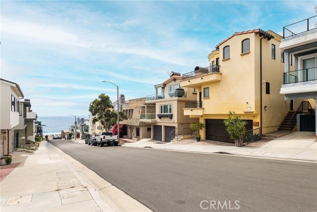 Property photo for 221 21st ST, Manhattan Beach, CA