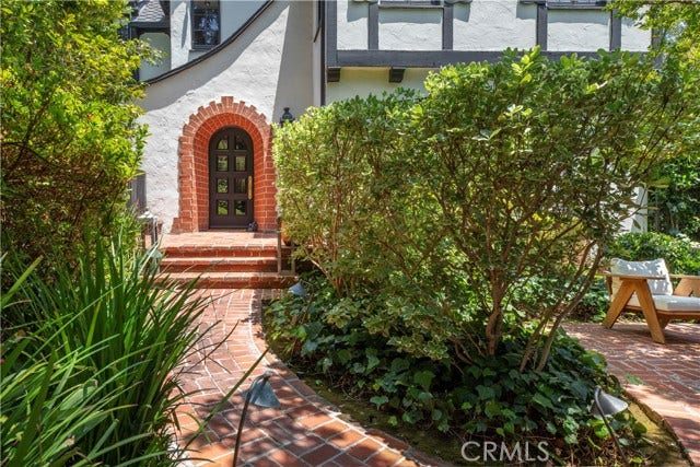 Property photo for 5531 Red Oak, Los Angeles, CA