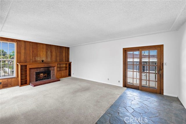 Living room with fireplace