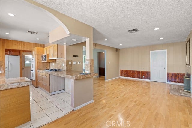 10561 Marklein, Mission Hills, CA 91345