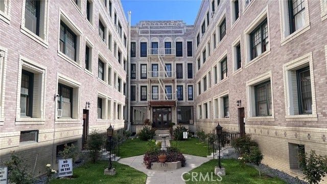 Property photo for 2121 James M Wood BLVD, #316, Los Angeles, CA