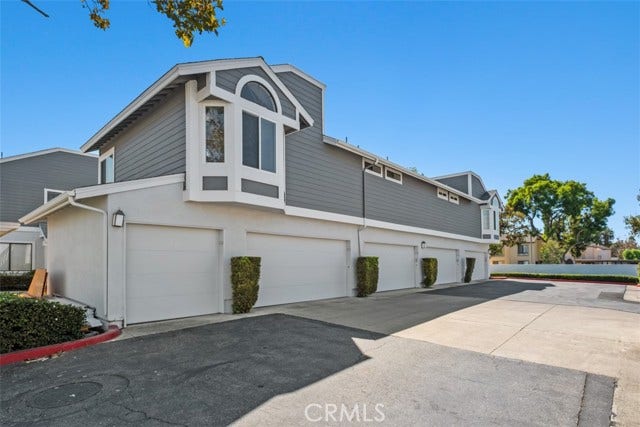 63 Huntington, Irvine, CA 92620