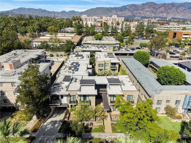 125 Hurlbut ST, #202, Pasadena, CA 91105