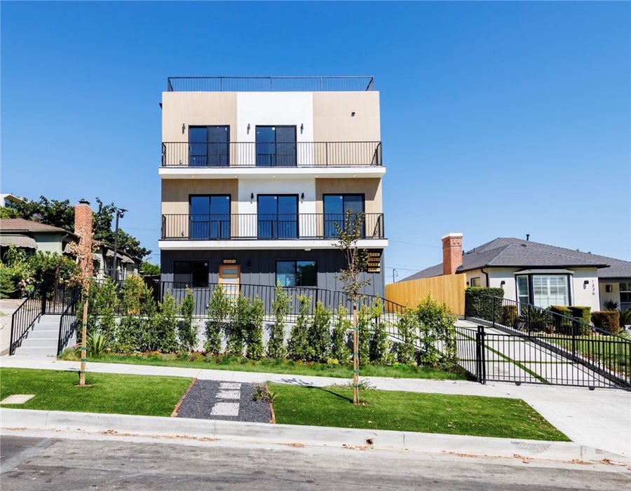 Property photo for 1332 S Longwood AVE, #3, Los Angeles, CA