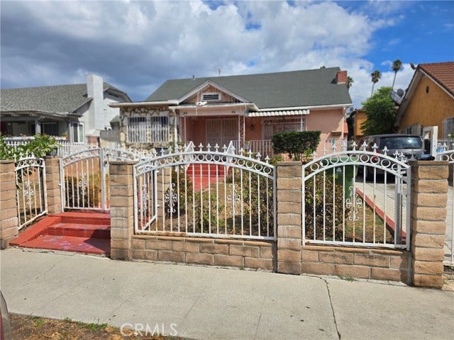 Property photo for 416 N Hobart, Los Angeles, CA