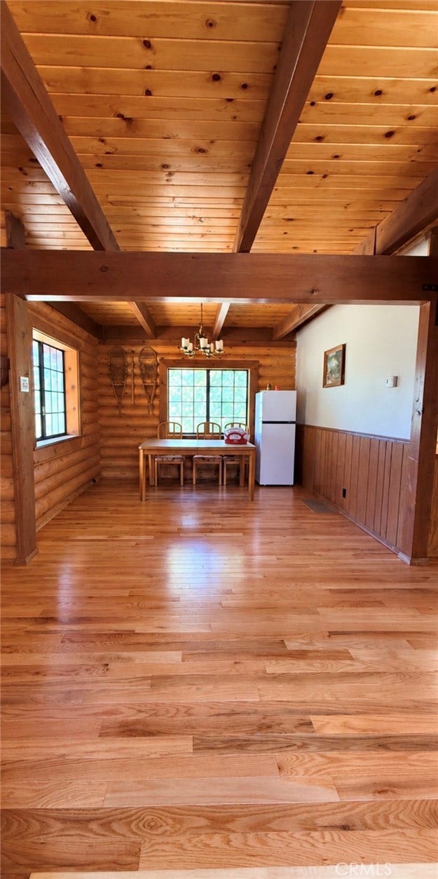 Livingroom view to dining area.