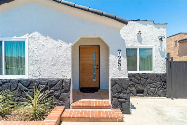 Property photo for 725 W 108th St, Los Angeles, CA