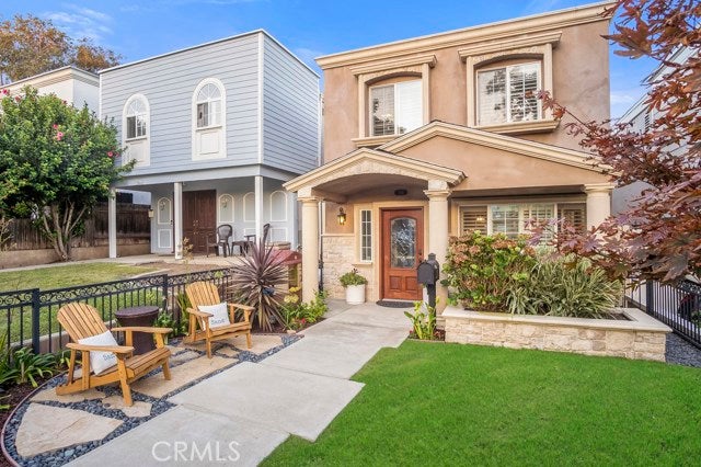 Property photo for 394 Ultimo Avenue, Long Beach, CA