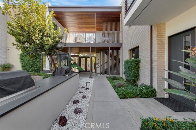 125 Hurlbut ST, #202, Pasadena, CA 91105