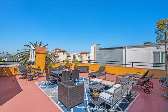 Property photo for 828 N Hudson, #106, Los Angeles, CA