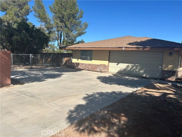 19430 Tomahawk RD, Apple Valley, CA 92307