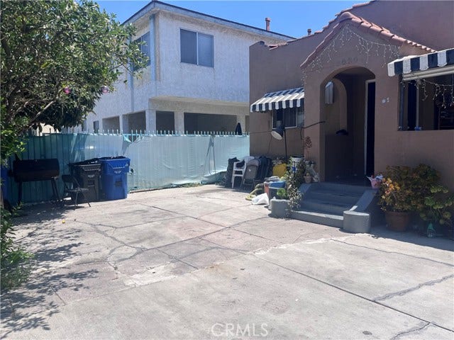 Property photo for 2026 S Ridgeley, Los Angeles, CA