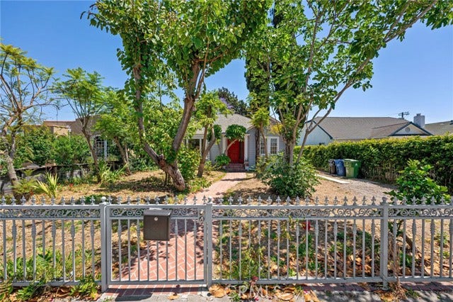 Property photo for 1106 S Victoria AVE, Los Angeles, CA