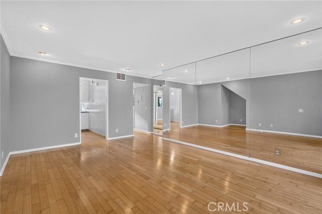 11127 La Maida, #17, North Hollywood, CA 91601