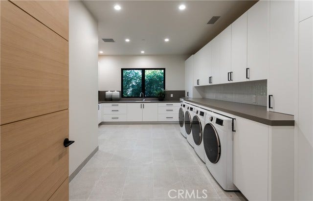 76 Hillcrest LN, Newport Beach, CA 92660