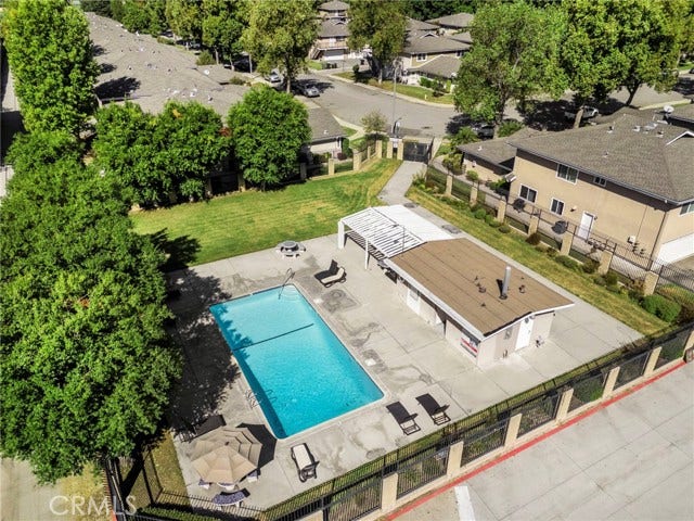 3125 N White AVE, #4, La Verne, CA 91750 Enjoy access to two community pools and BBQ areas perfect for relaxing, entertaining and enjoying Southern California living.