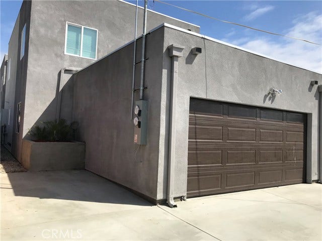 Property photo for 220 E 61st, Los Angeles, CA
