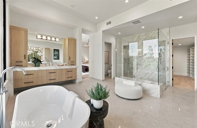 76 Hillcrest LN, Newport Beach, CA 92660