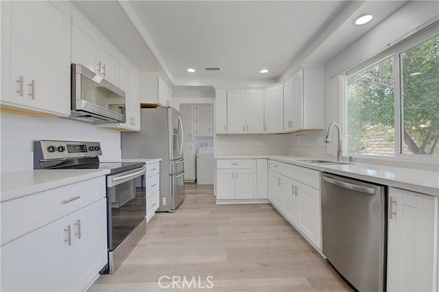 11883 Mayflower CT, Fountain Valley, CA 92708 11883 Mayflower CT, Fountain Valley, CA 92708