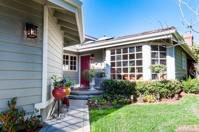 Property photo for 32 Malaga Place E, Manhattan Beach, CA