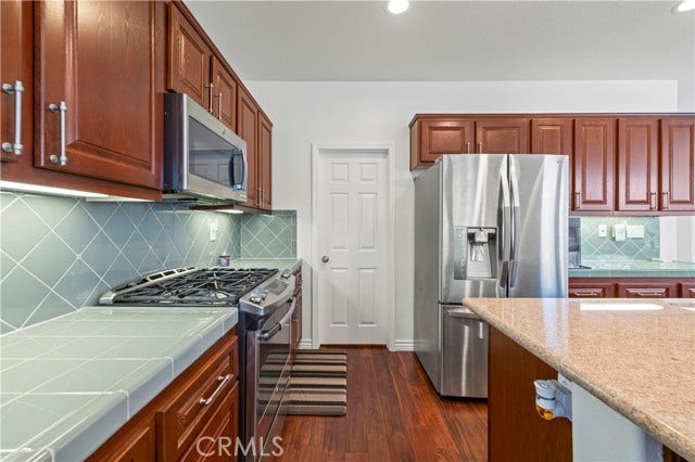 28473 Connick PL, Saugus, CA 91350