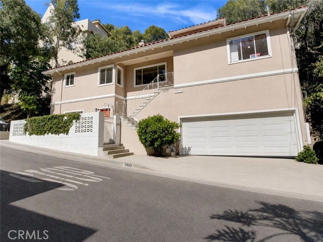 Property photo for 2932 Ledgewood DR, Los Angeles, CA