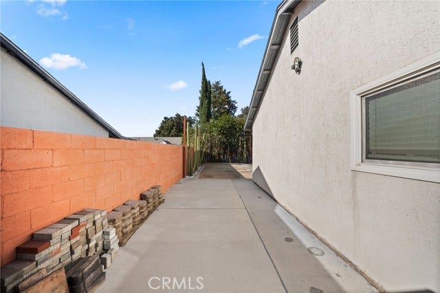 1557 Cambridge AVE, Redlands, CA 92374