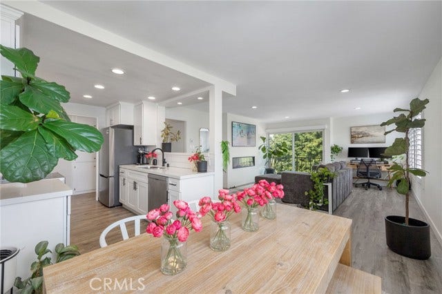 Property photo for 100 Loma AVE, #404, Long Beach, CA