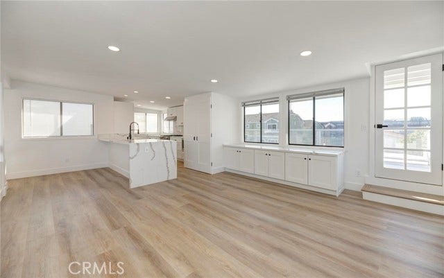 Property photo for 1090 Loma DR, Hermosa Beach, CA