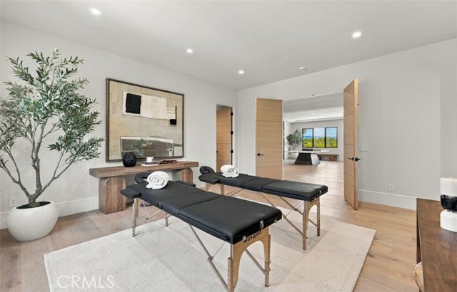 76 Hillcrest LN, Newport Beach, CA 92660