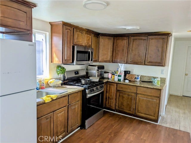 1001 N Mariposa, Los Angeles, CA 90029