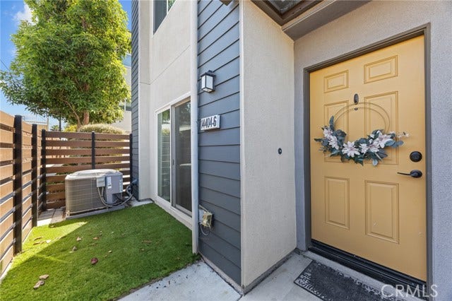 Property photo for 14404 Kiwi LN, #6, Gardena, CA